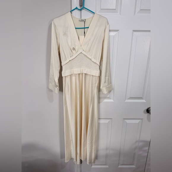 Sandro Cream Long Sleeve Nightgown - Picture 2 of 5